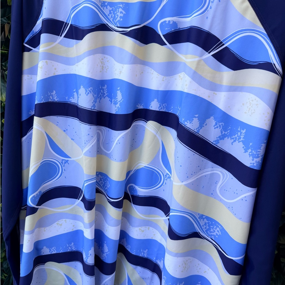 ▪️‎ 4/$25- Halcurt Long Sleeve Rash Guard - Picture 2 of 4